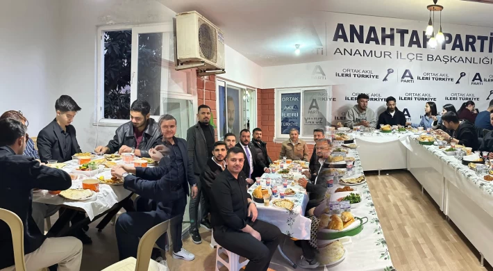 Anahtar Parti Anamur İlçe Başkanlığı’ndan Gençlerle Ramazan İftarı
