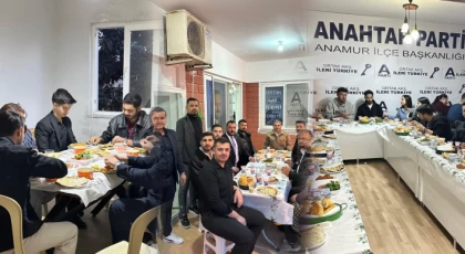 Anahtar Parti Anamur İlçe Başkanlığı’ndan Gençlerle Ramazan İftarı