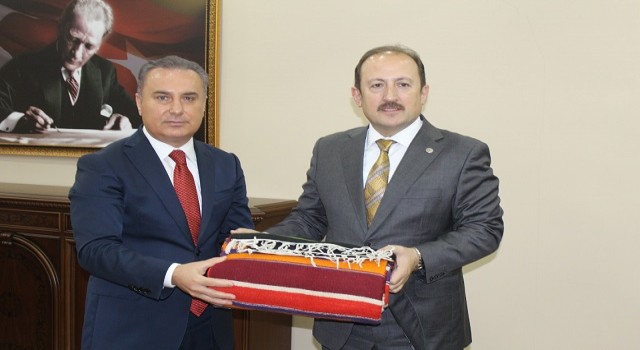Vali Ali Hamza Pehlivan Anamur’u Ziyaret Etti