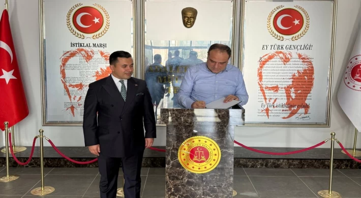 Anamur Adalet Sarayı’na Üst Düzey Ziyaret: Anayasa Mahkemesi Başkanvekili Basri Bağcı Şeref Defterini İmzaladı”