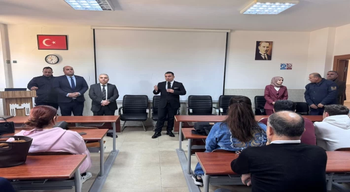 Anamur’da Gençlere IBAN Dolandırıcılığı Uyarısı: “Geleceğinizi Bir IBAN’a Kiraya Vermeyin”