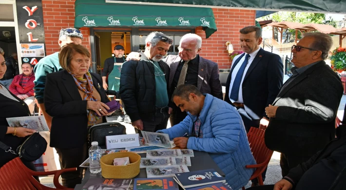 DELOĞLAN OKURLARLA BULUŞTU: VELİ ERDEM’E YOĞUN İLGİ