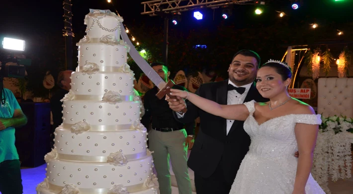 SEVGİ VE EREN’İN MUTLULUĞA YELKEN AÇTI, KILINÇ VE KODAL AİLELERİ MUTLU GÜNDE BİRLEŞTİ