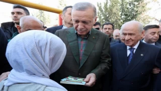 Cumhurbaşkanı Erdoğan ve Bahçeli afet bölgesinde... Şehirlerdeki köyleri de ayağı kaldıracağız