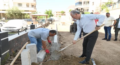 Başkan Deniz; "Akdeniz Mahallesi'nde 6000 Metrekare Parke Çalışması Başlattık"