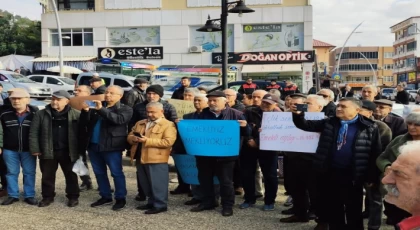 Anamur’da Emeklilerden Mesaj: “Emekliyiz, Geçinemiyoruz”